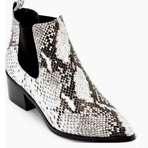 FINAL SALE-NWT- Blondo- Waterproof Emilia bootie in black/white Size 9 - Picture 6 of 6